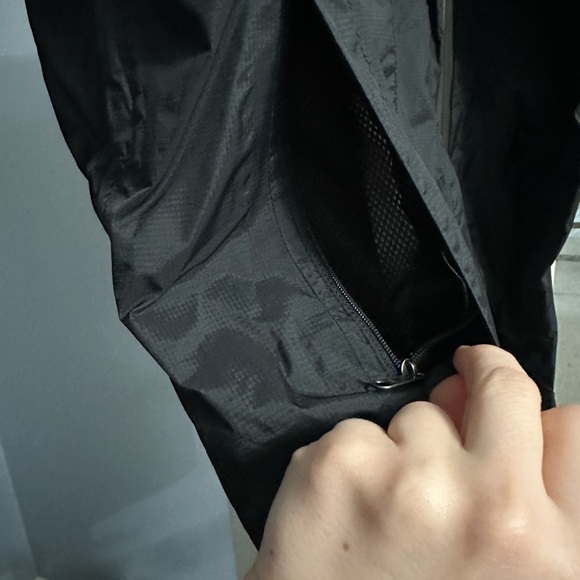 Marmot Light Weight Jacket - Picture 9 of 11